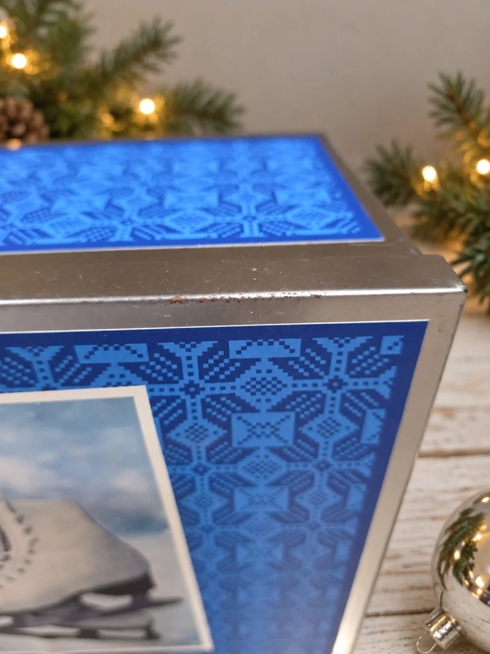 Retired 2013 Bath And Body Works Baby It’s Cold Outside Tin With Candles &holder